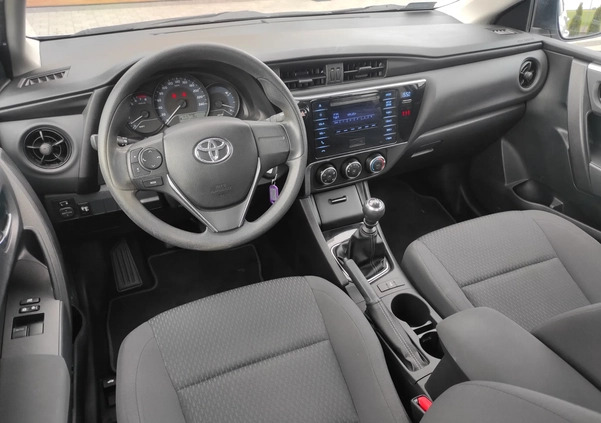 Toyota Corolla cena 55500 przebieg: 150000, rok produkcji 2019 z Brzostek małe 154
